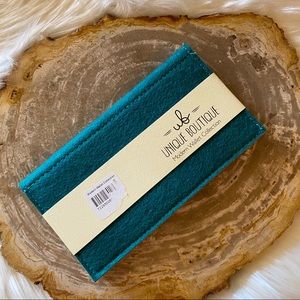 UNIQUE BOUTIQUE Modern Felt Teal Wallet - NEW
